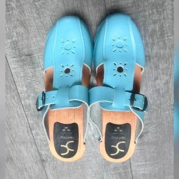 Cape Clog Light Blue Boho Clog with Cutouts NEW - Picture 3 of 4